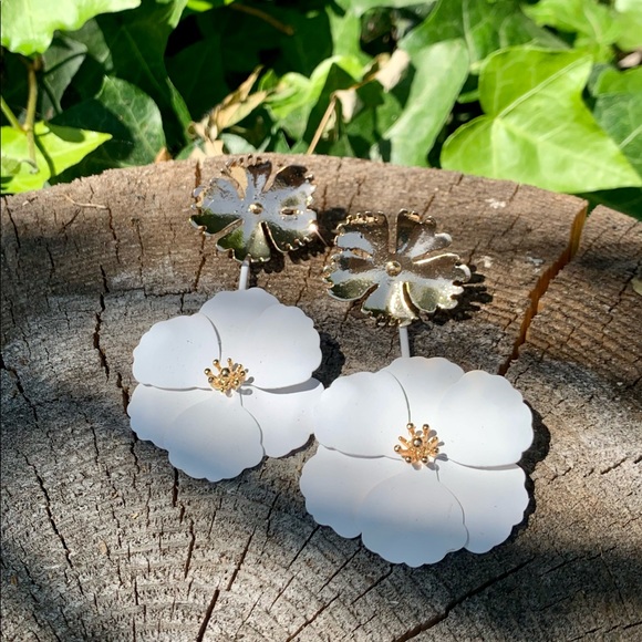 Fashion Jewelry Accessories - Womens flower earrings